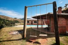 Casa em Joanópolis - Chácara c/ Piscina e Vista p/ Cachoeira dos Pretos