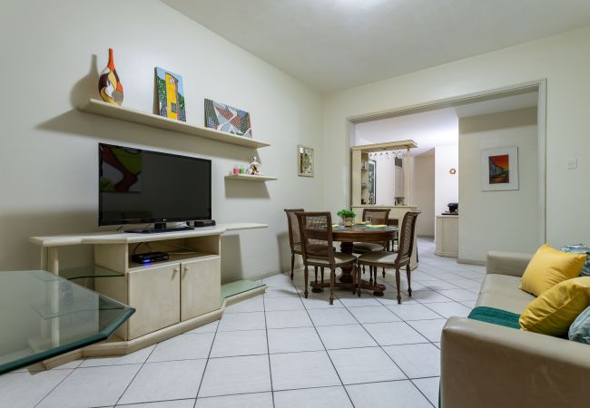 Apartamento em Rio de Janeiro - A303 (Zona2) Apartamento em Rio de Janeiro - A303 (Zona2)
