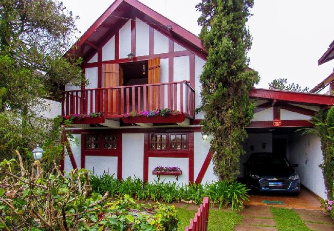 Chalé em Campos do Jordão - Chalé com lareira e Wi-Fi em Campos do Jordão/SP