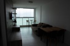 Apartamento em Vila Velha - Apto c Wi-Fi à beira-mar da Praia de Itaparica/ES