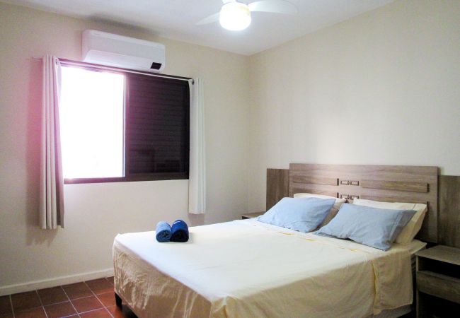 Apartamento em Guarujá - Ótimo Apto a 200m - Praia das Pitangueiras/Guarujá Apartamento em Guarujá - Ótimo Apto a 200m - Praia das Pitangueiras/Guarujá