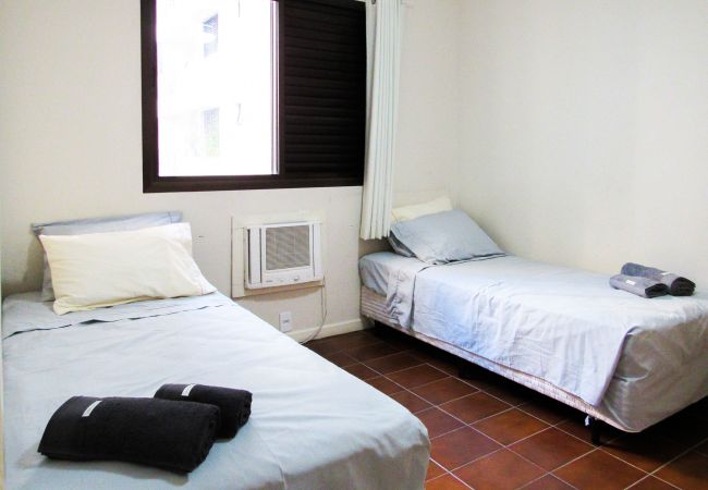 Apartamento em Guarujá - Ótimo Apto a 200m - Praia das Pitangueiras/Guarujá Apartamento em Guarujá - Ótimo Apto a 200m - Praia das Pitangueiras/Guarujá