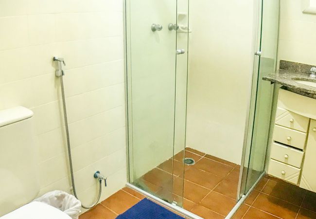 Apartamento em Guarujá - Ótimo Apto a 200m - Praia das Pitangueiras/Guarujá Apartamento em Guarujá - Ótimo Apto a 200m - Praia das Pitangueiras/Guarujá