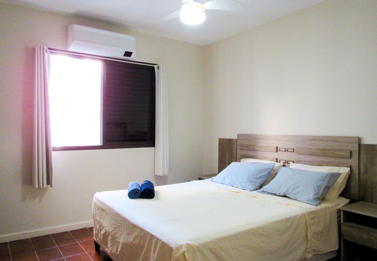 Apartamento em Guarujá - Ótimo Apto a 200m - Praia das Pitangueiras/Guarujá Apartamento em Guarujá - Ótimo Apto a 200m - Praia das Pitangueiras/Guarujá