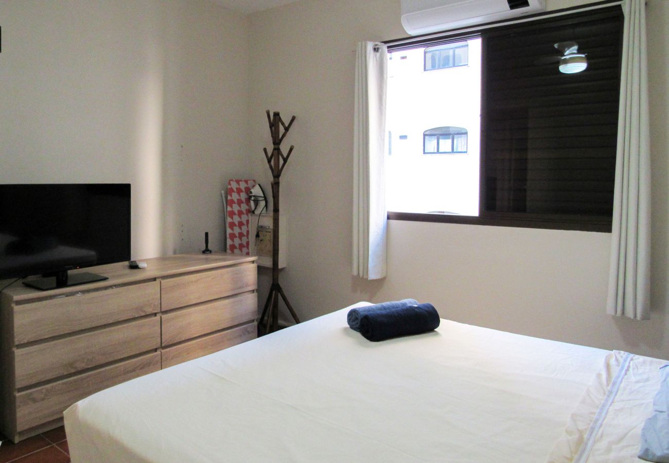 Apartamento em Guarujá - Ótimo Apto a 200m - Praia das Pitangueiras/Guarujá Apartamento em Guarujá - Ótimo Apto a 200m - Praia das Pitangueiras/Guarujá