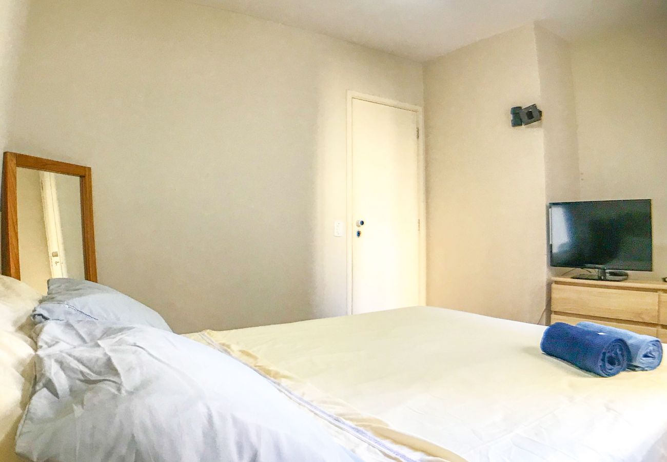 Apartamento em Guarujá - Ótimo Apto a 200m - Praia das Pitangueiras/Guarujá Apartamento em Guarujá - Ótimo Apto a 200m - Praia das Pitangueiras/Guarujá