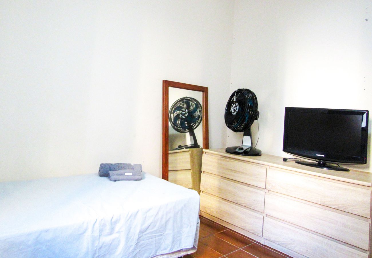 Apartamento em Guarujá - Ótimo Apto a 200m - Praia das Pitangueiras/Guarujá Apartamento em Guarujá - Ótimo Apto a 200m - Praia das Pitangueiras/Guarujá