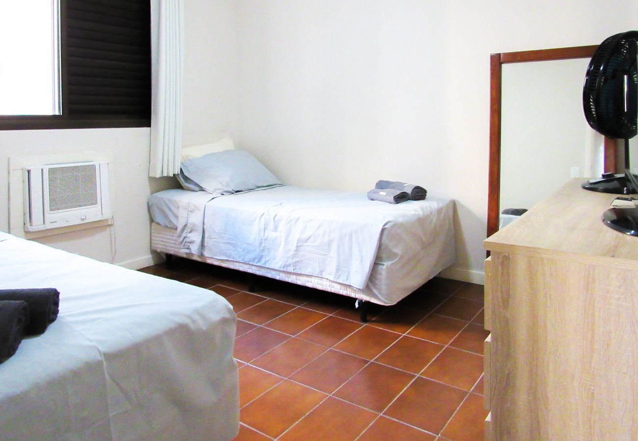 Apartamento em Guarujá - Ótimo Apto a 200m - Praia das Pitangueiras/Guarujá Apartamento em Guarujá - Ótimo Apto a 200m - Praia das Pitangueiras/Guarujá