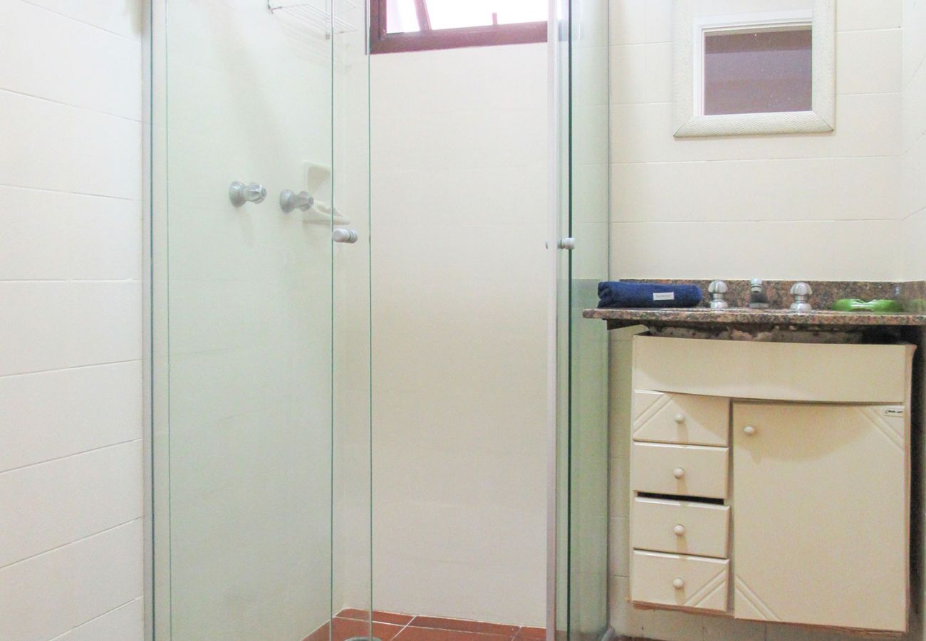 Apartamento em Guarujá - Ótimo Apto a 200m - Praia das Pitangueiras/Guarujá Apartamento em Guarujá - Ótimo Apto a 200m - Praia das Pitangueiras/Guarujá