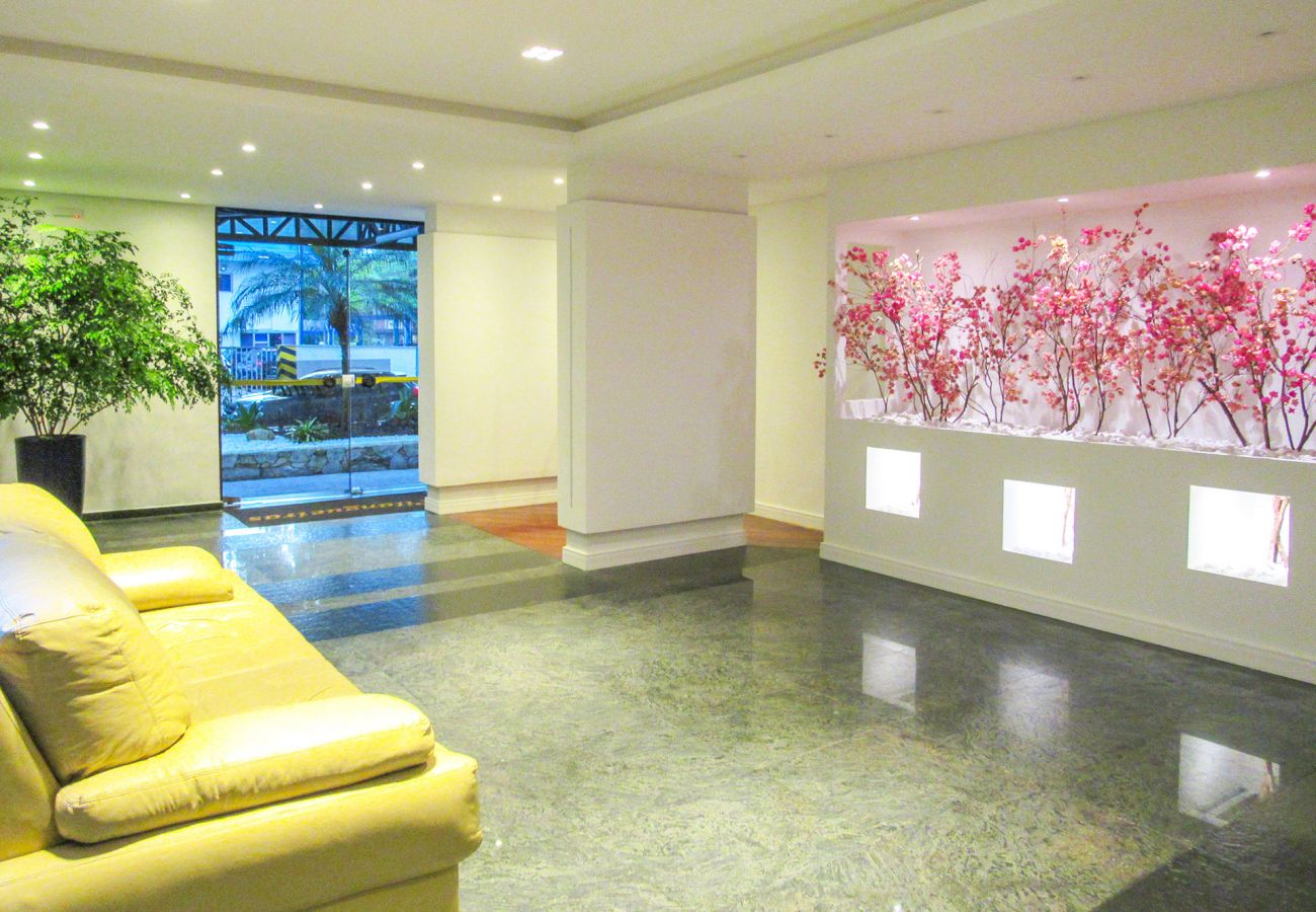 Apartamento em Guarujá - Ótimo Apto a 200m - Praia das Pitangueiras/Guarujá Apartamento em Guarujá - Ótimo Apto a 200m - Praia das Pitangueiras/Guarujá