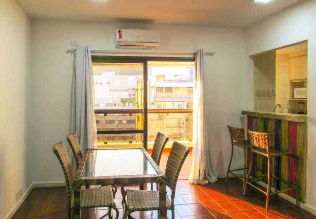 Apartamento em Guarujá - Apto a 200 m da Praia das Pitangueiras-Guarujá/SP Apartamento em Guarujá - Apto a 200 m da Praia das Pitangueiras-Guarujá/SP
