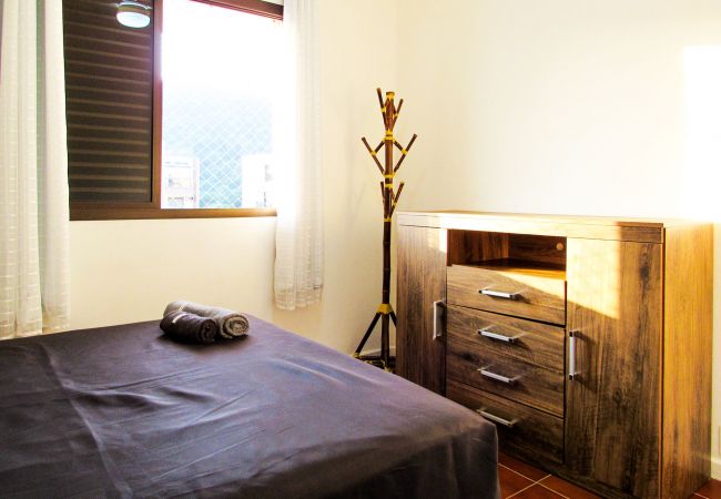 Apartamento em Guarujá - Apto a 200 m da Praia das Pitangueiras-Guarujá/SP Apartamento em Guarujá - Apto a 200 m da Praia das Pitangueiras-Guarujá/SP