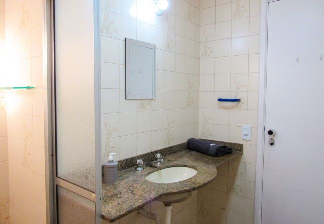 Apartamento em Guarujá - Apto a 200 m da Praia das Pitangueiras-Guarujá/SP Apartamento em Guarujá - Apto a 200 m da Praia das Pitangueiras-Guarujá/SP