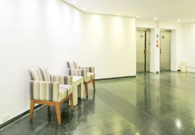 Apartamento em Guarujá - Apto a 200 m da Praia das Pitangueiras-Guarujá/SP Apartamento em Guarujá - Apto a 200 m da Praia das Pitangueiras-Guarujá/SP