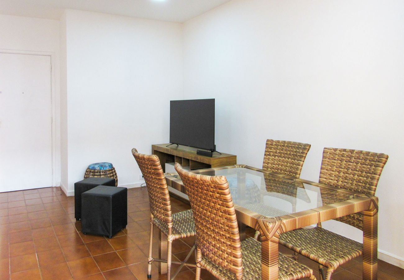 Apartamento em Guarujá - Apto a 200 m da Praia das Pitangueiras-Guarujá/SP Apartamento em Guarujá - Apto a 200 m da Praia das Pitangueiras-Guarujá/SP