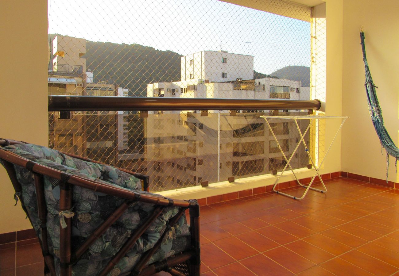 Apartamento em Guarujá - Apto a 200 m da Praia das Pitangueiras-Guarujá/SP Apartamento em Guarujá - Apto a 200 m da Praia das Pitangueiras-Guarujá/SP