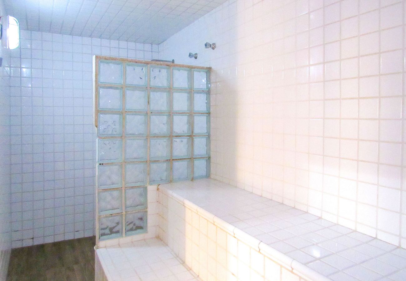 Apartamento em Guarujá - Apto a 200 m da Praia das Pitangueiras-Guarujá/SP Apartamento em Guarujá - Apto a 200 m da Praia das Pitangueiras-Guarujá/SP