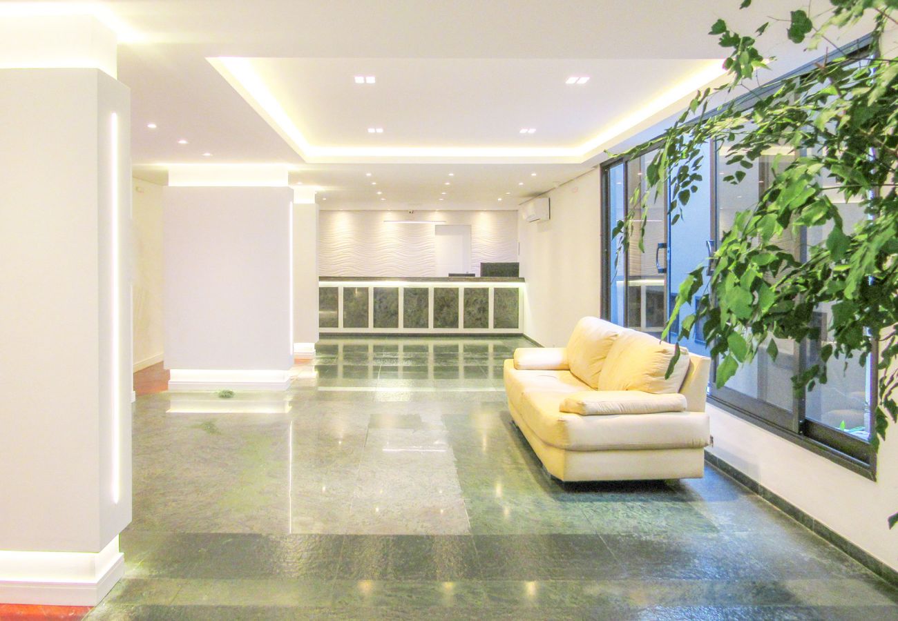 Apartamento em Guarujá - Apto a 200 m da Praia das Pitangueiras-Guarujá/SP Apartamento em Guarujá - Apto a 200 m da Praia das Pitangueiras-Guarujá/SP