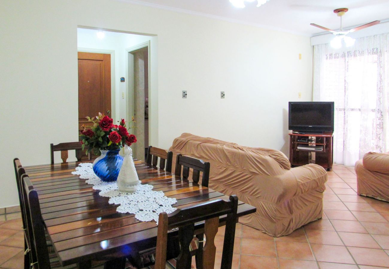 Apartamento em Ubatuba - Apto a 600 metros da Praia Grande, em Ubatuba/SP