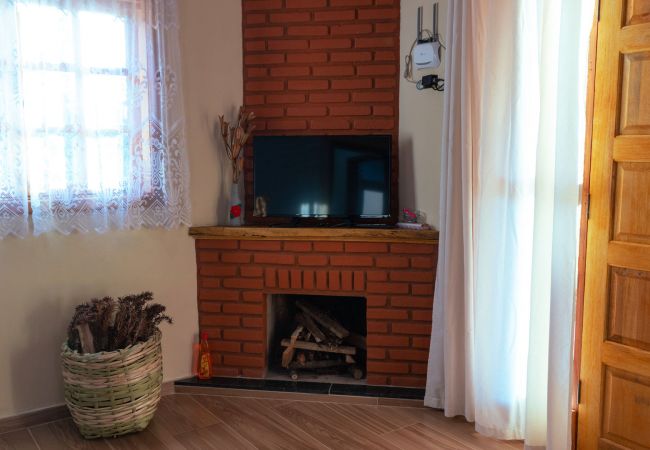 Apartamento em Sapucaí-Mirim - Aconchegante chalé com Wi-Fi em Sapucaí Mirim/MG Apartamento em Sapucaí-Mirim - Aconchegante chalé com Wi-Fi em Sapucaí Mirim/MG