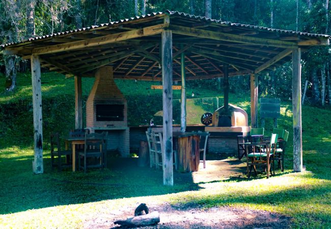 Casa em Piranguçu - Linda Casa de campo c lazer próx Camp.do Jordão/SP Casa em Piranguçu - Linda Casa de campo c lazer próx Camp.do Jordão/SP