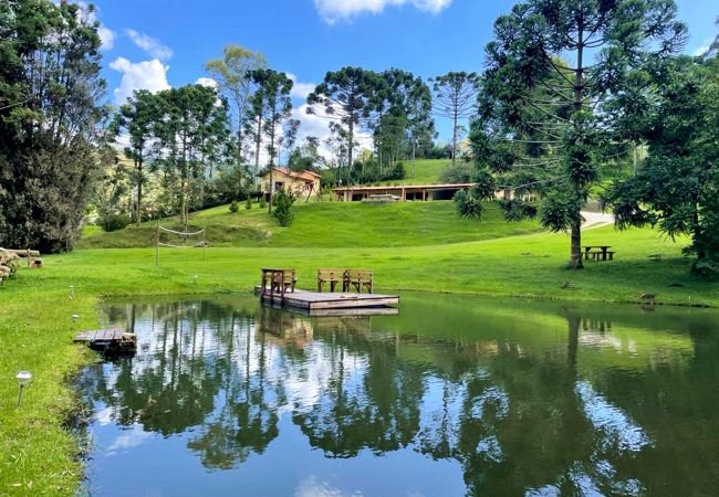 Casa em Piranguçu - Linda Casa de campo c lazer próx Camp.do Jordão/SP Casa em Piranguçu - Linda Casa de campo c lazer próx Camp.do Jordão/SP