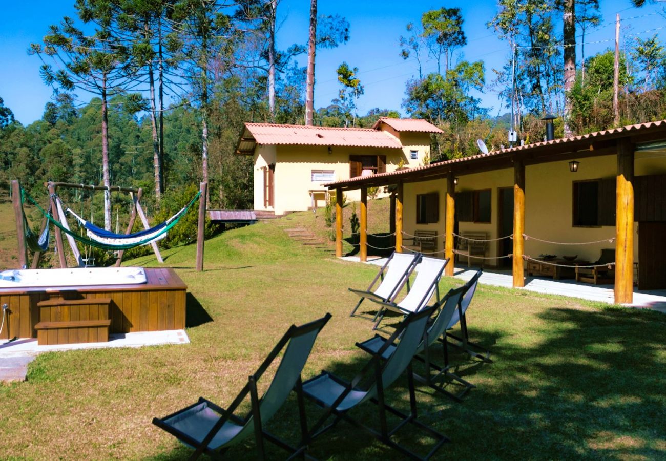 Casa em Piranguçu - Linda Casa de campo c lazer próx Camp.do Jordão/SP Casa em Piranguçu - Linda Casa de campo c lazer próx Camp.do Jordão/SP