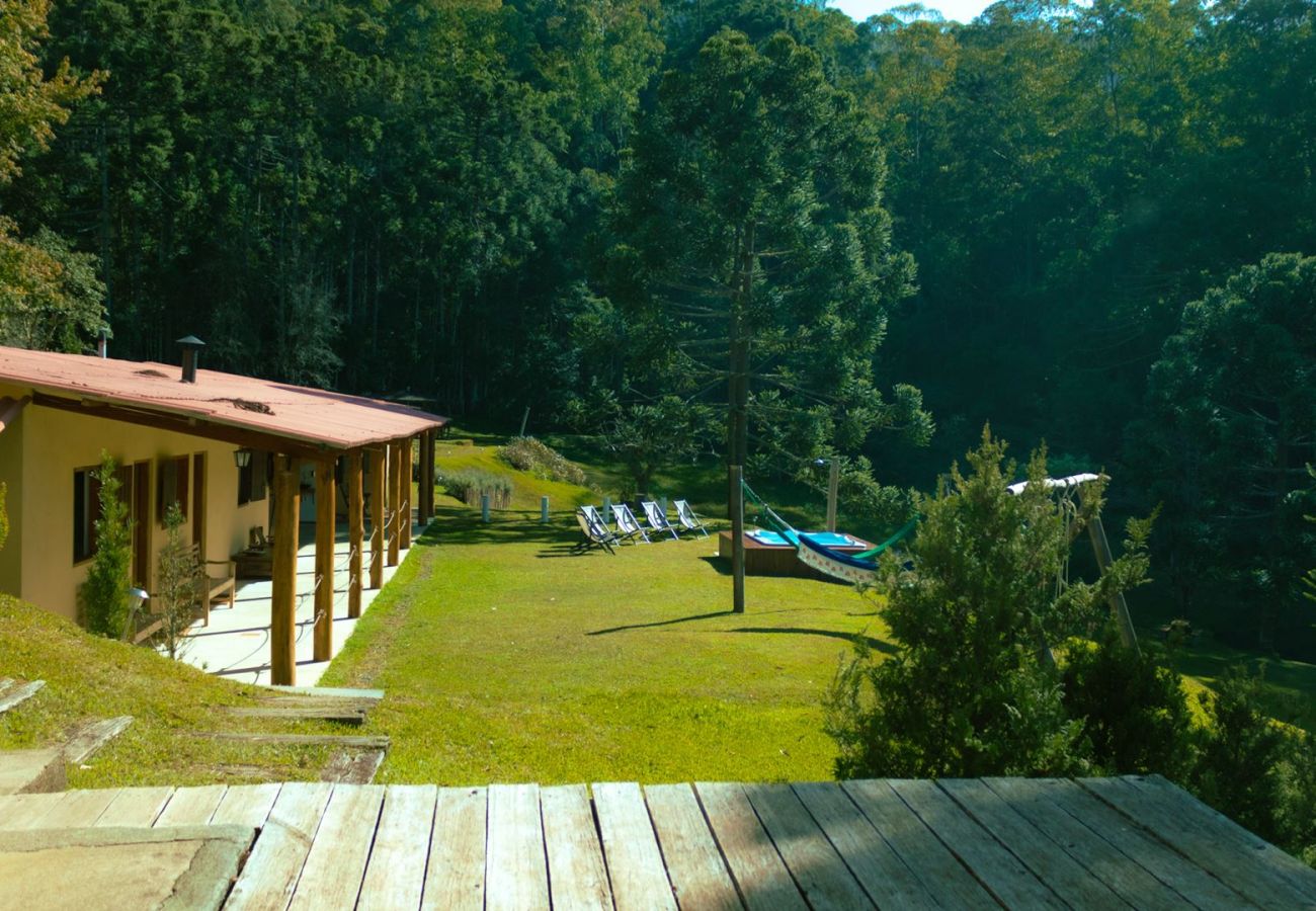 Casa em Piranguçu - Linda Casa de campo c lazer próx Camp.do Jordão/SP Casa em Piranguçu - Linda Casa de campo c lazer próx Camp.do Jordão/SP