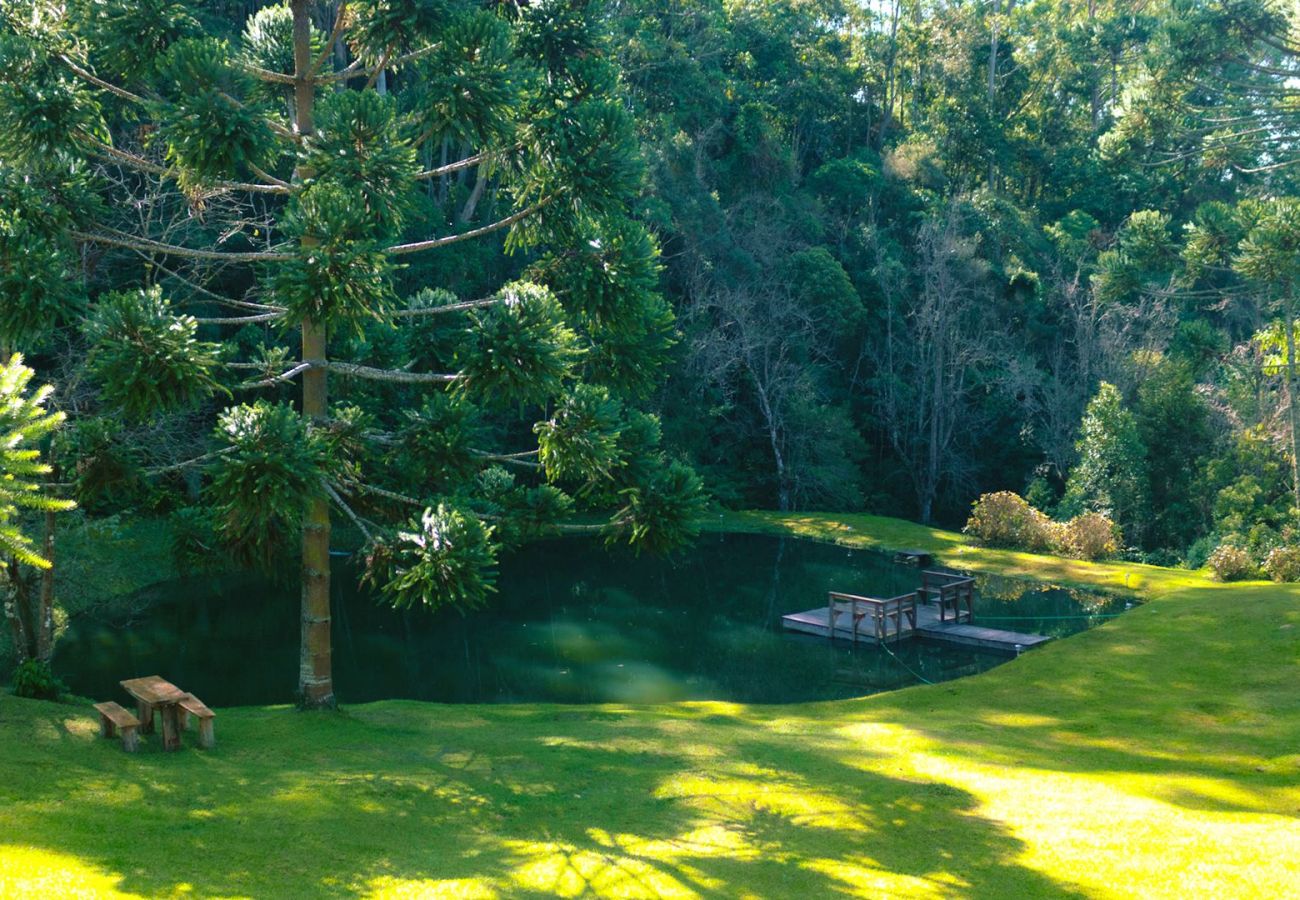 Casa em Piranguçu - Linda Casa de campo c lazer próx Camp.do Jordão/SP Casa em Piranguçu - Linda Casa de campo c lazer próx Camp.do Jordão/SP