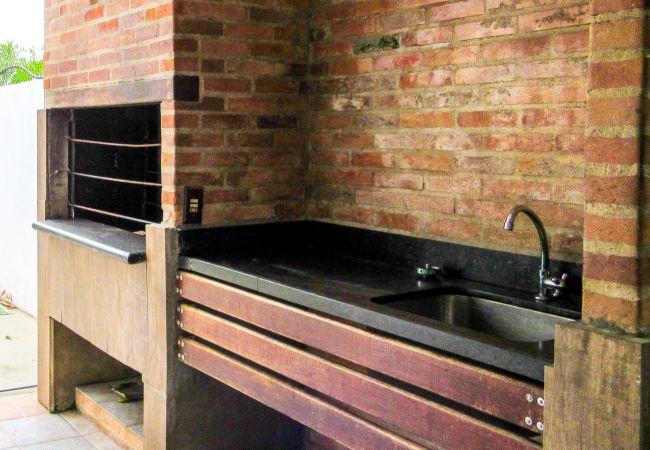 Apartamento em Ubatuba - Loft a 220m da Praia das Toninhas em Ubatuba/SP Apartamento em Ubatuba - Loft a 220m da Praia das Toninhas em Ubatuba/SP