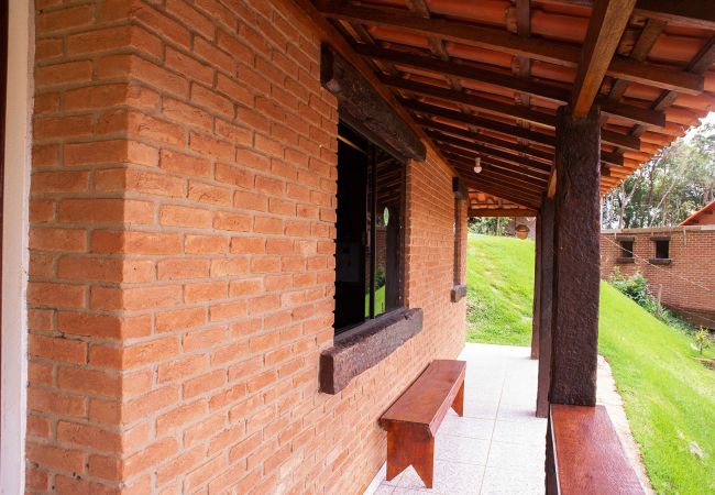 Chalé em Conceição da Ibitipoca - Chalé Aconchegante com Churrasqueira para Relaxar Chalé em Conceição da Ibitipoca - Chalé Aconchegante com Churrasqueira para Relaxar