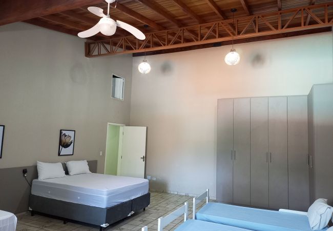 Casa em Jarinu - Chácara com lazer e piscina climatizada Jarinu/SP Casa em Jarinu - Chácara com lazer e piscina climatizada Jarinu/SP