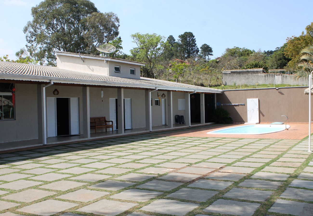 Casa em Jarinu - Chácara com lazer e piscina climatizada Jarinu/SP Casa em Jarinu - Chácara com lazer e piscina climatizada Jarinu/SP