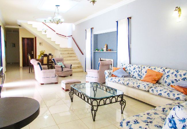 Casa em Mairiporã - Casa de campo c piscina e lazer em Mairiporã Casa em Mairiporã - Casa de campo c piscina e lazer em Mairiporã