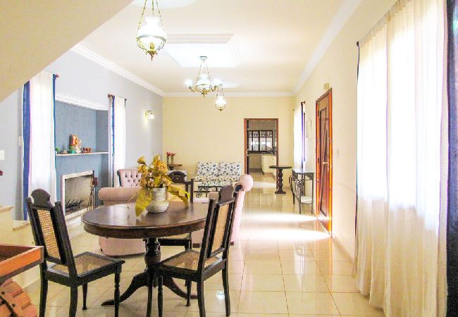 Casa em Mairiporã - Casa de campo c piscina e lazer em Mairiporã Casa em Mairiporã - Casa de campo c piscina e lazer em Mairiporã