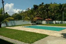 Casa em Magé - Casa de campo com Wi-Fi e piscina em Magé/RJ