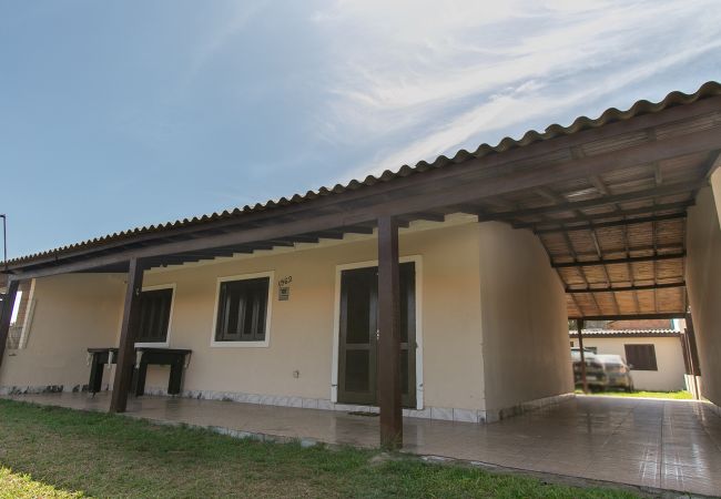 Casa em Cidreira - Casa com churrasqueira próx à Praia de Cidreira/RS Casa em Cidreira - Casa com churrasqueira próx à Praia de Cidreira/RS