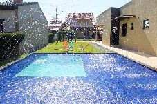 Casa em Cabo Frio - Casa c piscina, churrasqueira e Wi-Fi – Cabo Frio