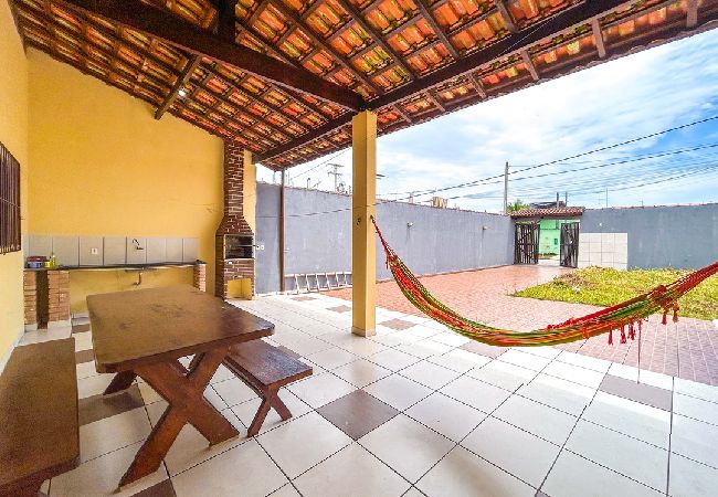 Casa em Praia Grande - Casa c churrasqueira próx à Praia Jardim Real/SP Casa em Praia Grande - Casa c churrasqueira próx à Praia Jardim Real/SP