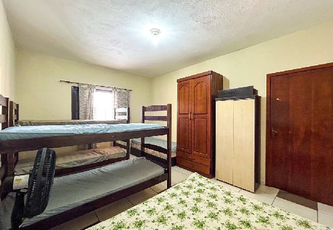 Casa em Praia Grande - Casa c churrasqueira próx à Praia Jardim Real/SP Casa em Praia Grande - Casa c churrasqueira próx à Praia Jardim Real/SP