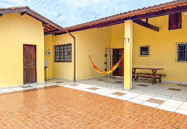 Casa em Praia Grande - Casa c churrasqueira próx à Praia Jardim Real/SP Casa em Praia Grande - Casa c churrasqueira próx à Praia Jardim Real/SP