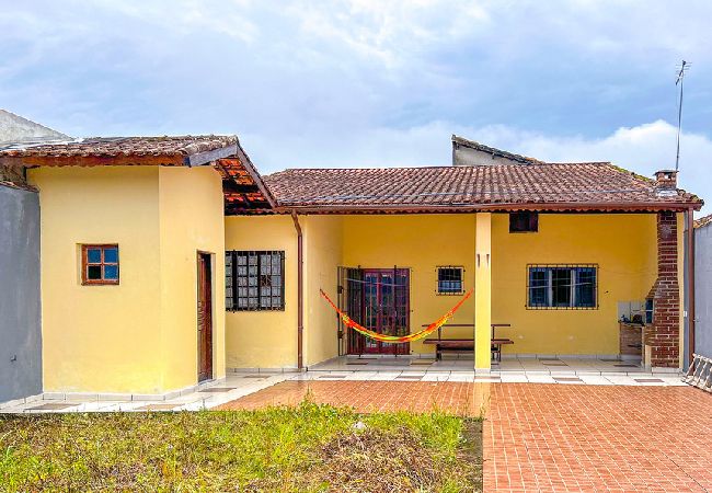 Casa em Praia Grande - Casa c churrasqueira próx à Praia Jardim Real/SP Casa em Praia Grande - Casa c churrasqueira próx à Praia Jardim Real/SP