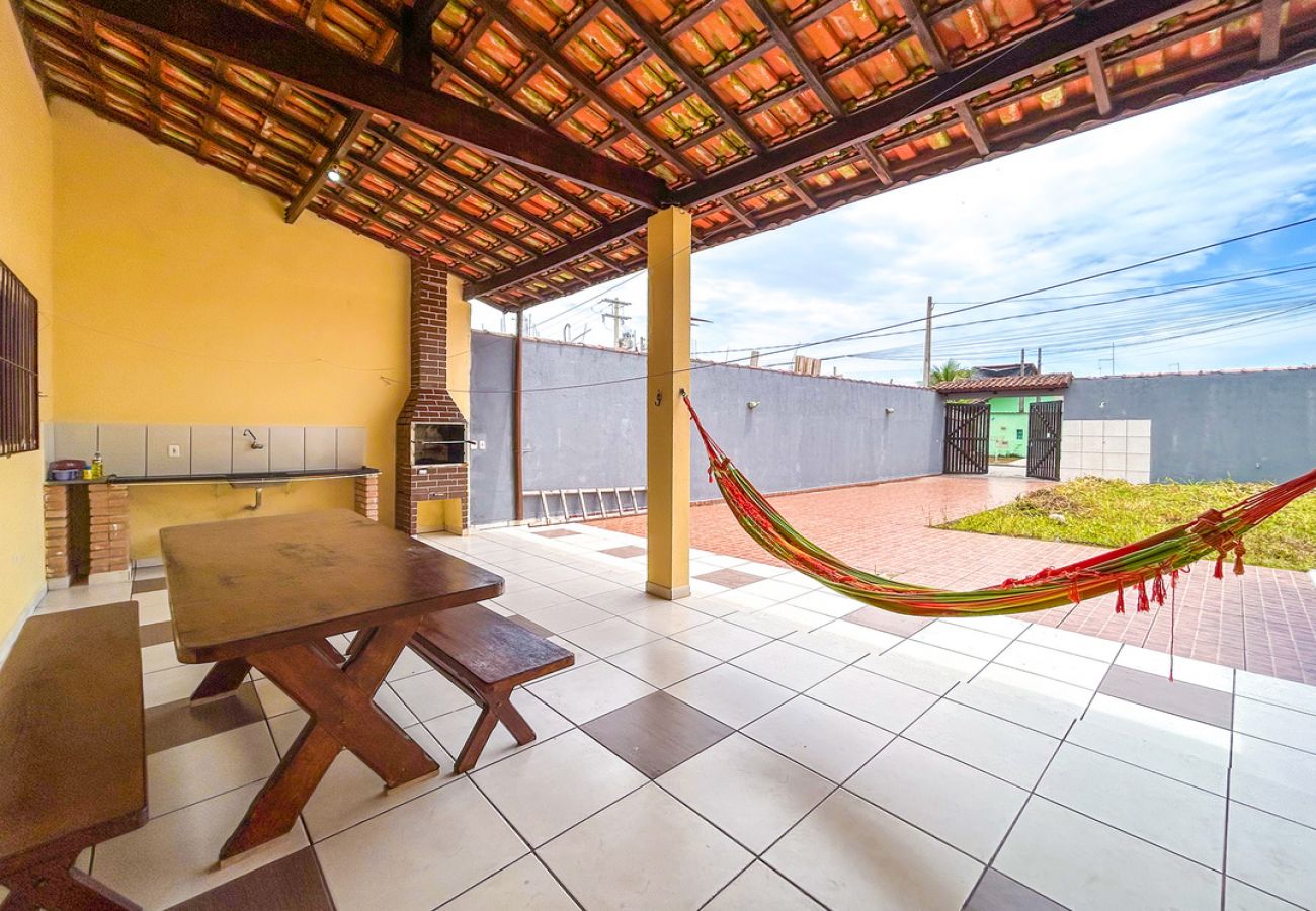 Casa em Praia Grande - Casa c churrasqueira próx à Praia Jardim Real/SP Casa em Praia Grande - Casa c churrasqueira próx à Praia Jardim Real/SP