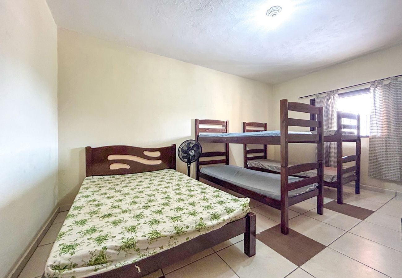 Casa em Praia Grande - Casa c churrasqueira próx à Praia Jardim Real/SP Casa em Praia Grande - Casa c churrasqueira próx à Praia Jardim Real/SP