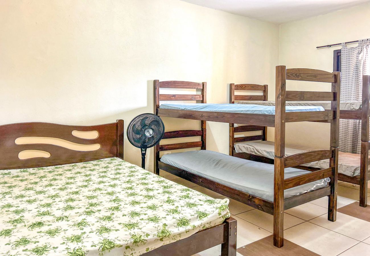 Casa em Praia Grande - Casa c churrasqueira próx à Praia Jardim Real/SP Casa em Praia Grande - Casa c churrasqueira próx à Praia Jardim Real/SP