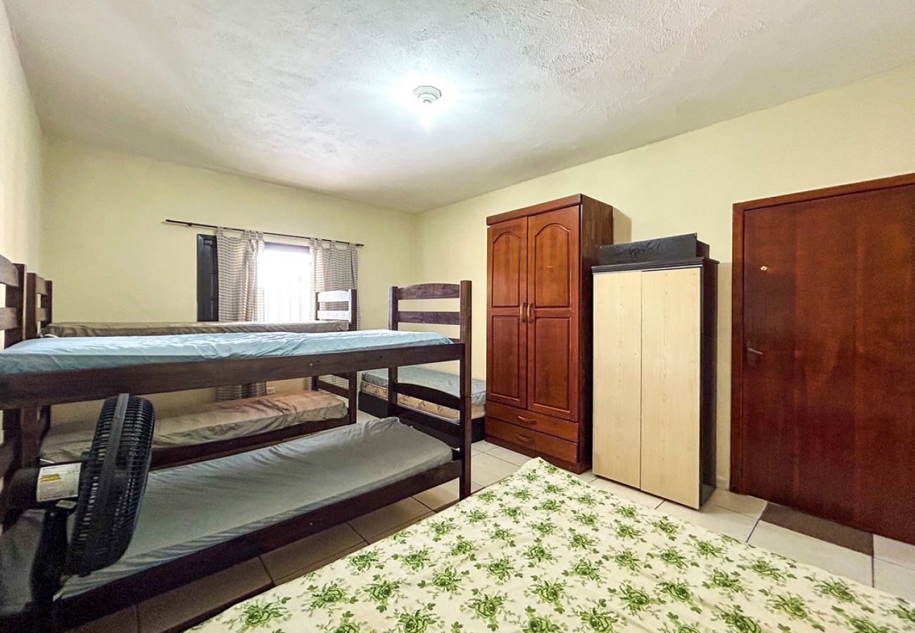 Casa em Praia Grande - Casa c churrasqueira próx à Praia Jardim Real/SP Casa em Praia Grande - Casa c churrasqueira próx à Praia Jardim Real/SP