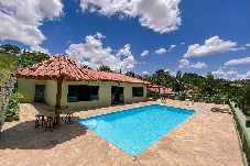 Casa em Socorro - Chácara com churrasq, piscina e lazer - Socorro/SP