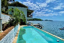 Casa em Mangaratiba - Casa beira-mar com piscina na Ilha de Itacuruçá/RJ