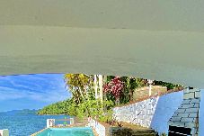 Casa em Mangaratiba - Casa beira-mar com piscina na Ilha de Itacuruçá/RJ