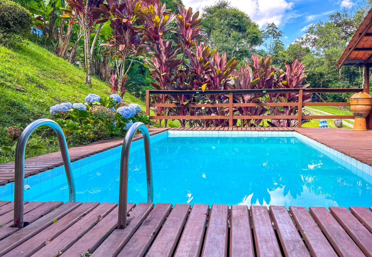 Chalé em Lumiar - Chalé com localização privilegiada em Lumiar/RJ Chalé em Lumiar - Chalé com localização privilegiada em Lumiar/RJ
